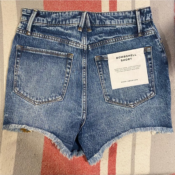 🖤Good American Bombshell Shorts - Picture 5 of 6